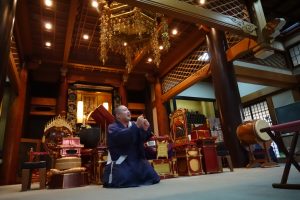 【元お笑い芸人のお坊さんが直伝！】お寺で覚える落語（懲り解消のお灸体験付き）妙善寺ご住職